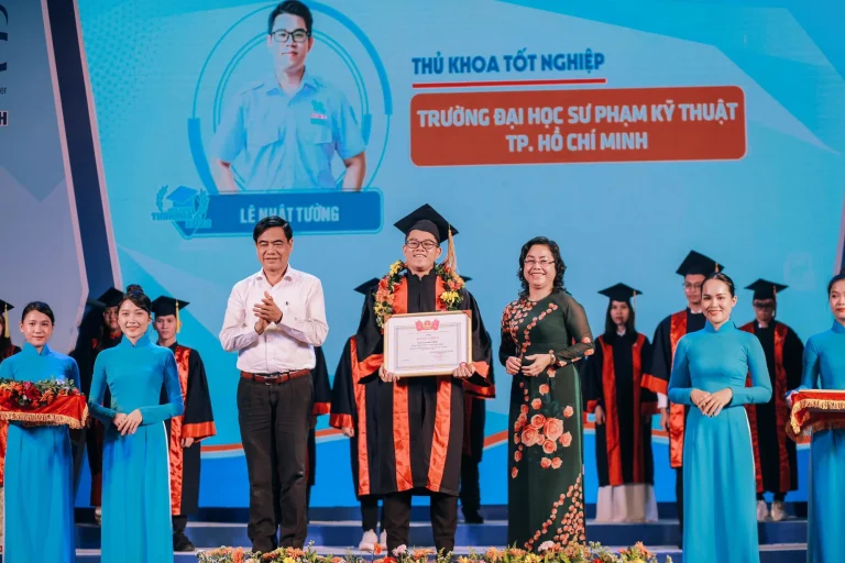 TP.HCM vinh danh 75 thủ khoa đại học, cao đẳng